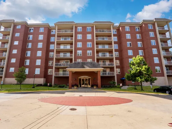 8340 Callie Ave Unit 104, Morton Grove, IL 60053