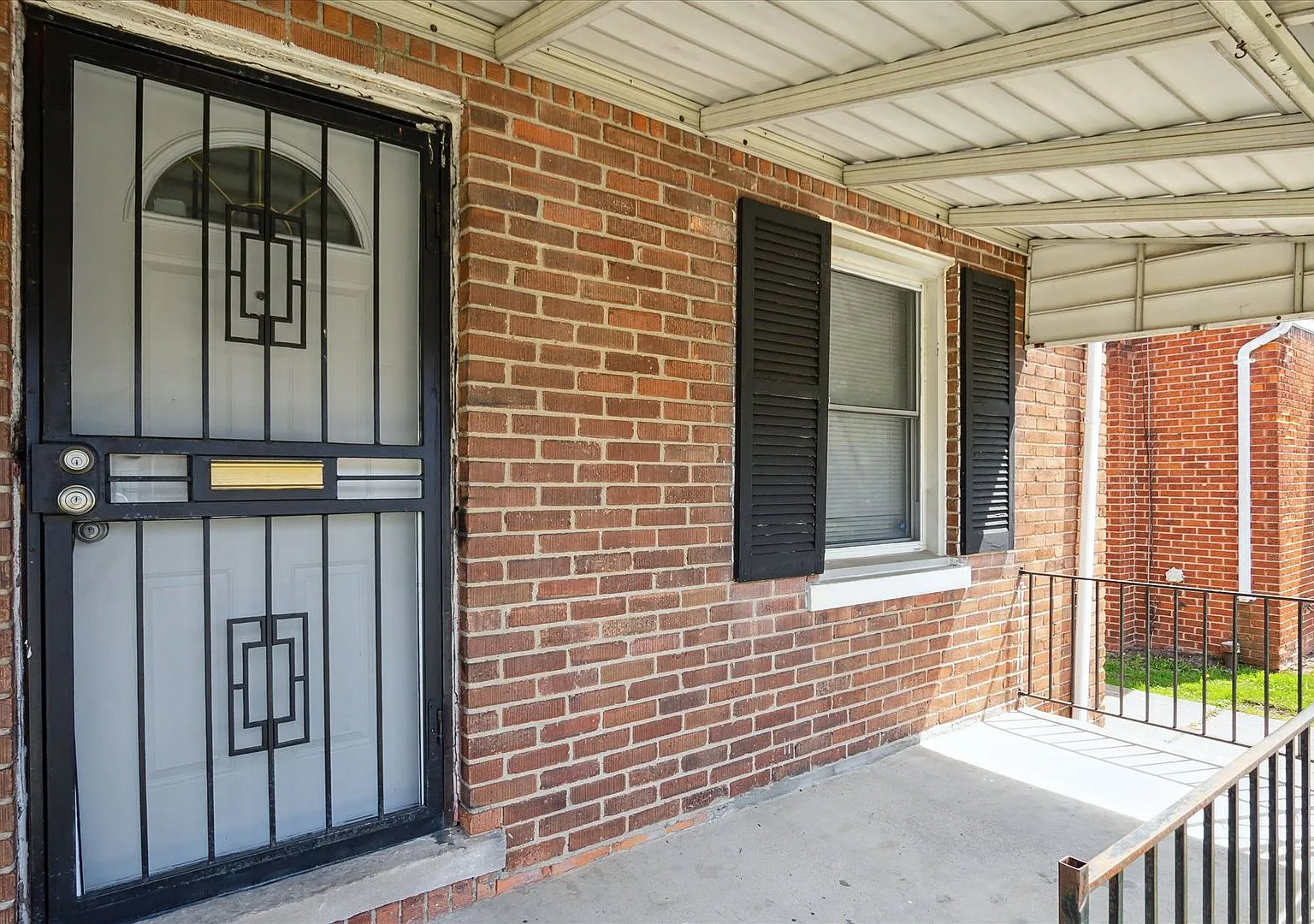 $1400 3 bedooms — Photo 3