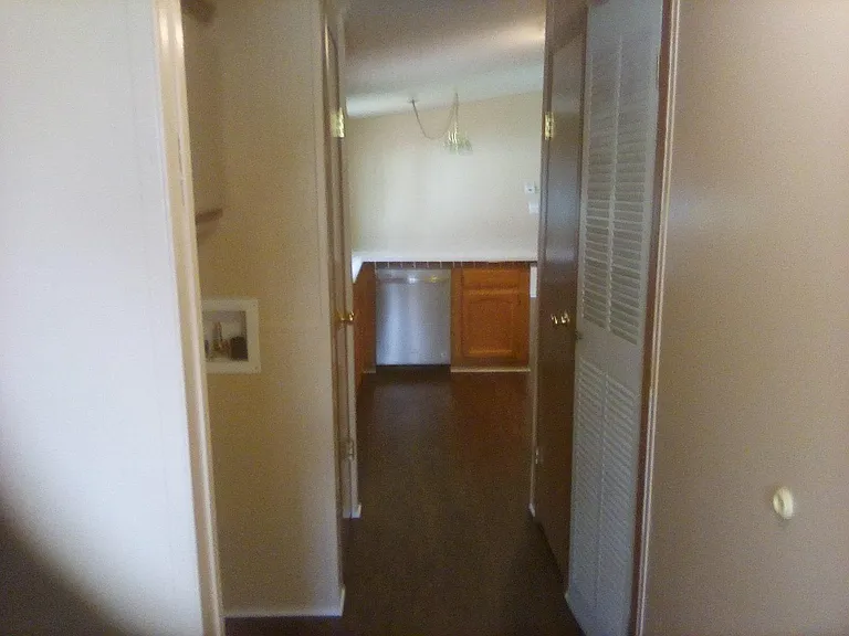 615 Lindsay St — Photo 6