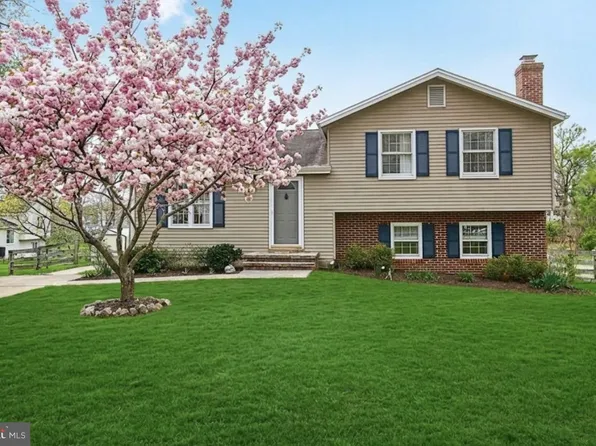 15303 Blueridge View Dr, Centreville, VA 20120