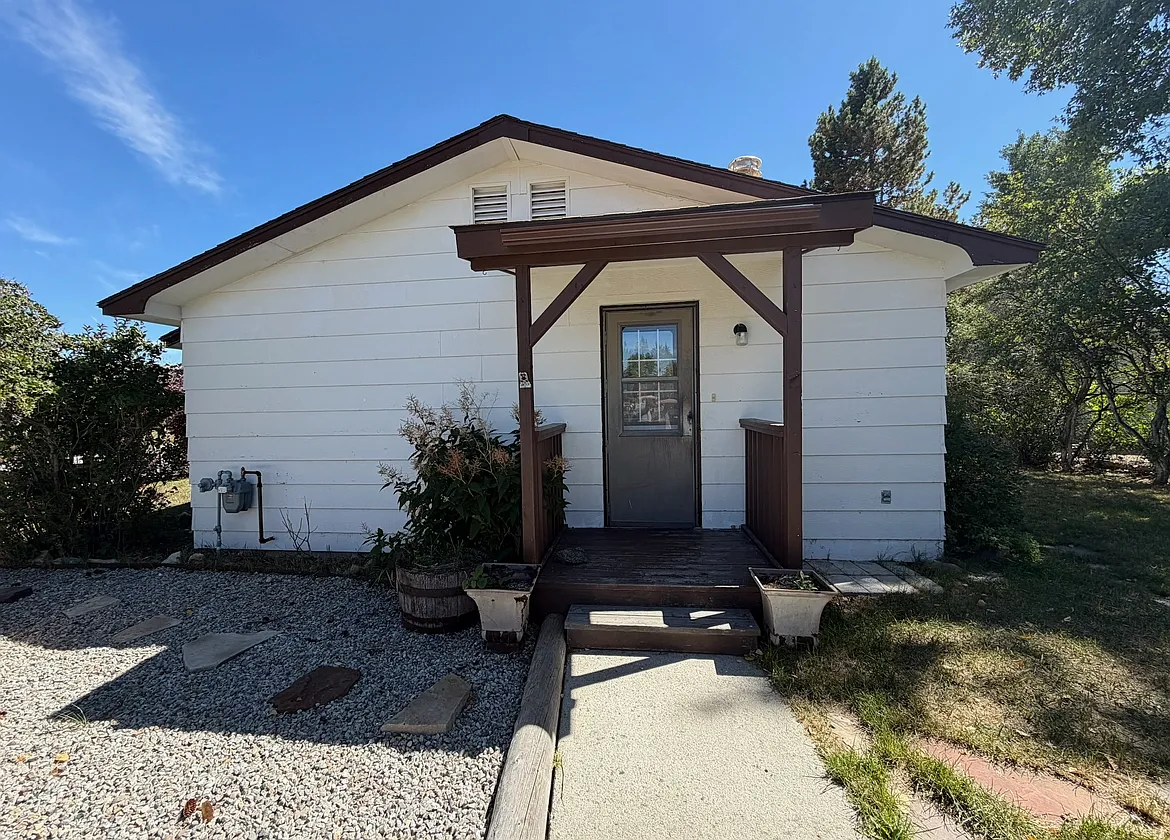 3 bed, 1008 sqft, $1,950 — Photo 3