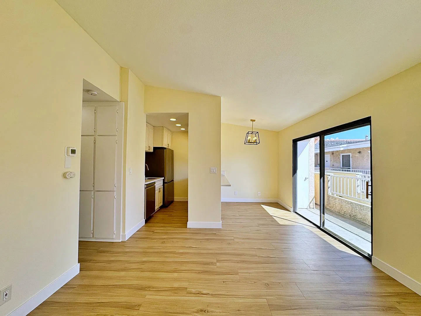 1168 E 10th Street, Unit 215 Long Beach — Photo 2
