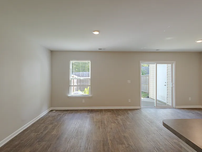 236 Spencer Cir — Photo 7