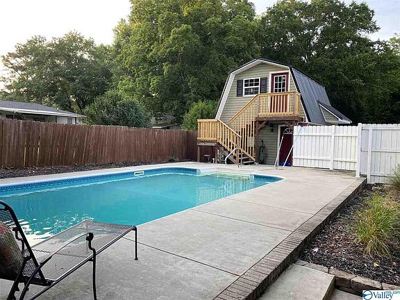 3rd image of 3812 Meadow Wood Cir
