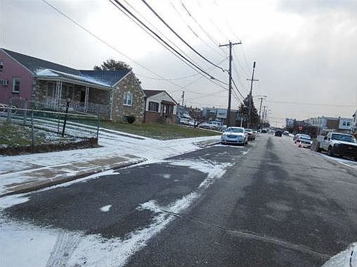 2nd image of 4550 Sheffield Ave