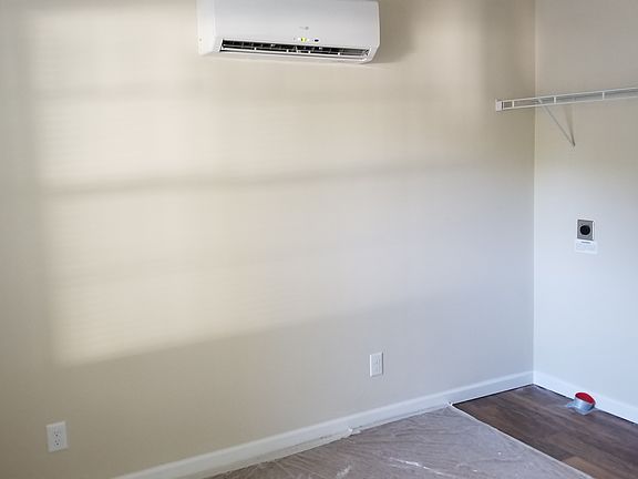 5th image of 107 Irene St N