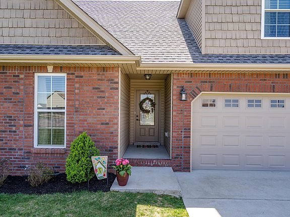 3rd image of 1324 Canyon Pl