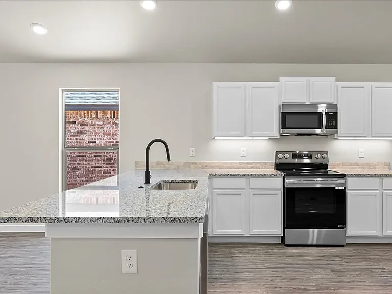 3414 Tiffin Ave — Photo 5