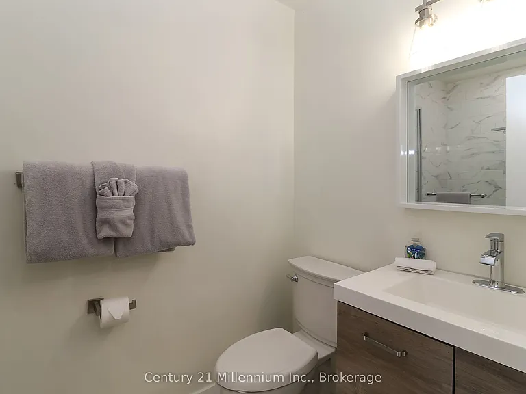 194 Escarpment Cres — Photo 17