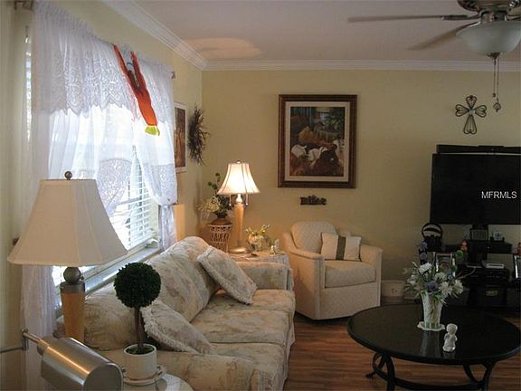3rd image of 3022 Wisteria Pl