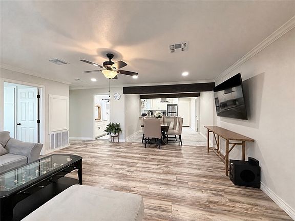 3rd image of 941 Acacia Dr