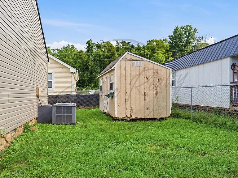 722 Heritage Square Dr — Photo 20