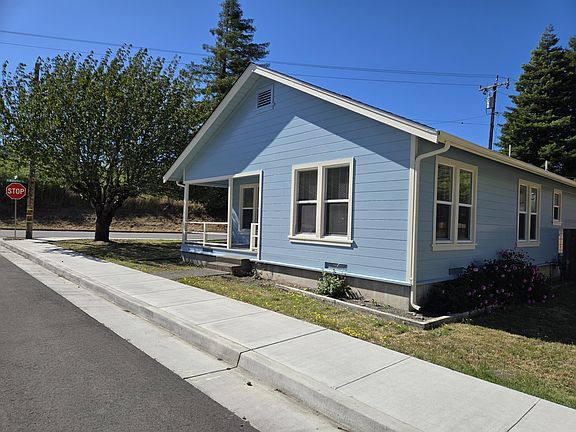 3rd image of 821 8th St