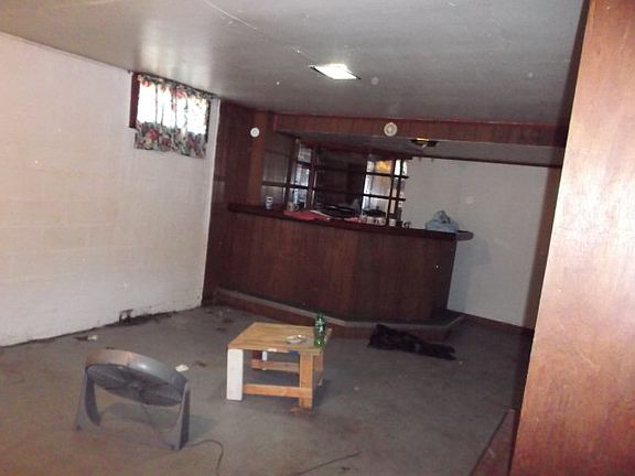 4th image of 2335 Elmwood Dr