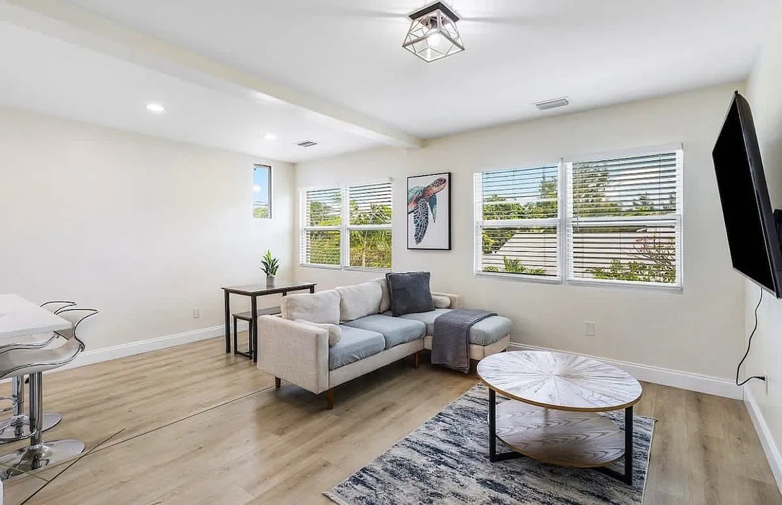 2 bed, 1.0 bath, $4,343 — Photo 1