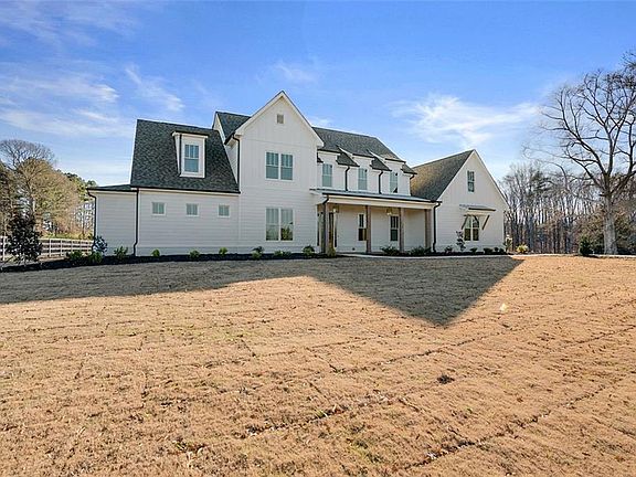 4th image of 122 Creekview Ln
