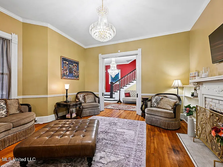 102 W Myrtle St — Photo 12