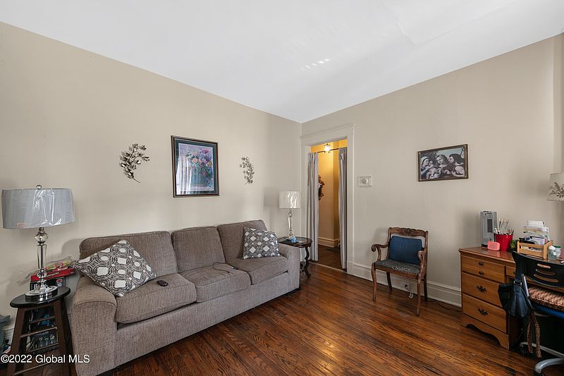 5th image of 26-28 Parkwood Boulevard