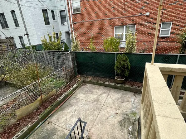 25-54 33rd Street image 18 of 21