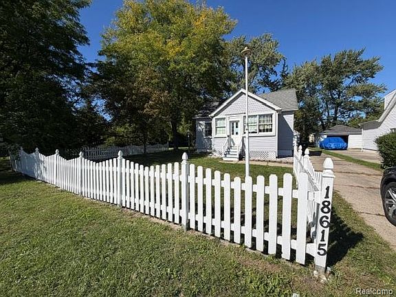 3rd image of 18615 Martin Rd