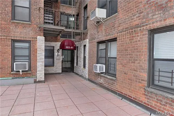 Sold by Benjamin Realty Since 1980 | media 3