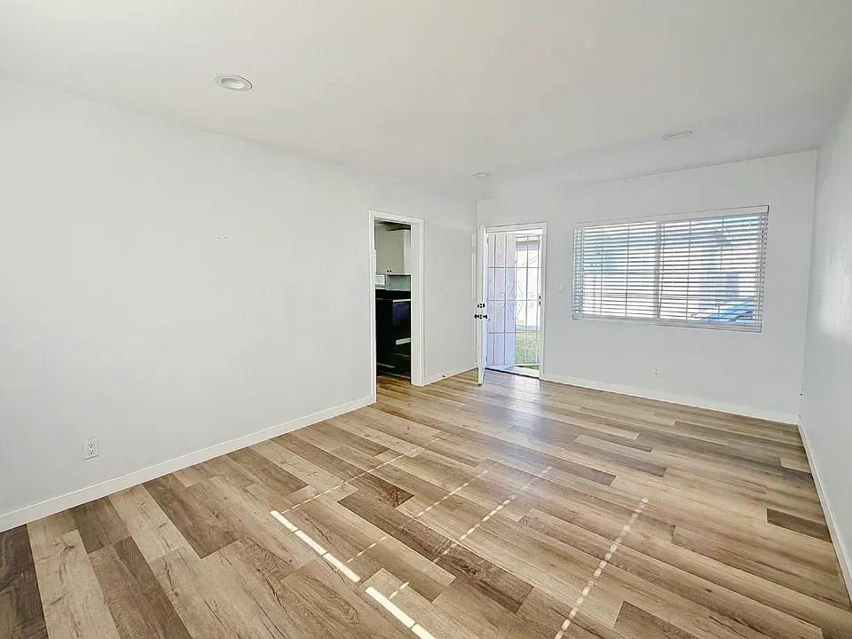 871 W Wilson St #877
