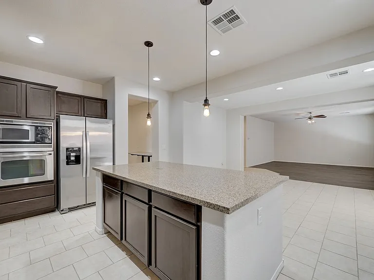 6637 Cliff Shore Ct — Photo 12