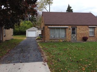 3943 S 55th St, Greenfield, WI 53220