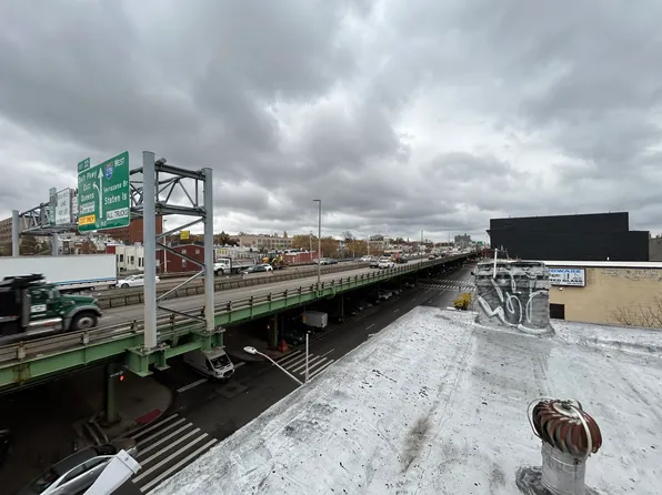 4424 Third Avenue image 22 of 33