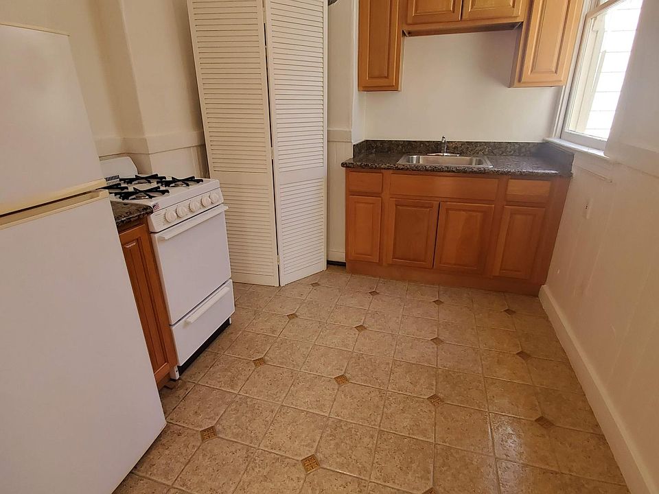 2nd image of 659 Fillmore St APT 10