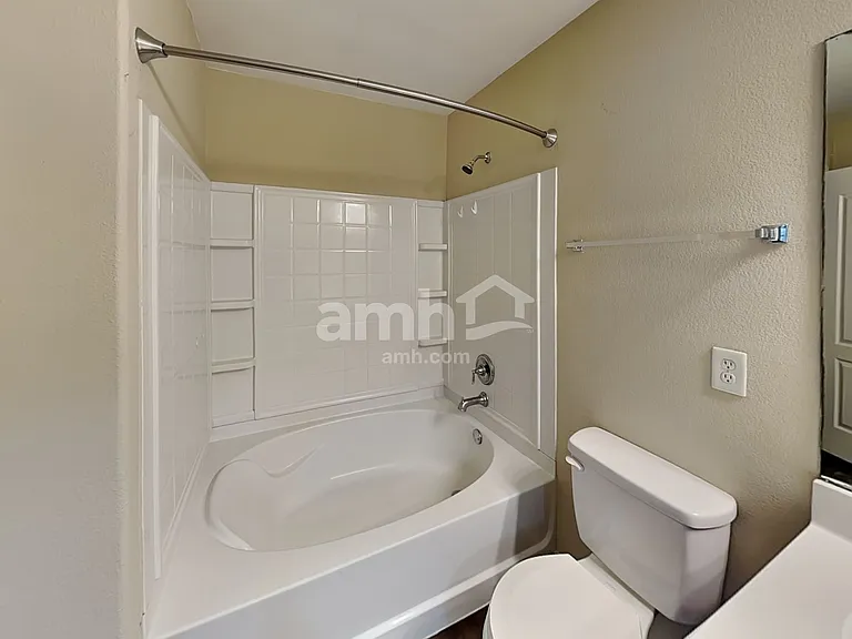 8905 Norwich Castle Dr — Photo 14