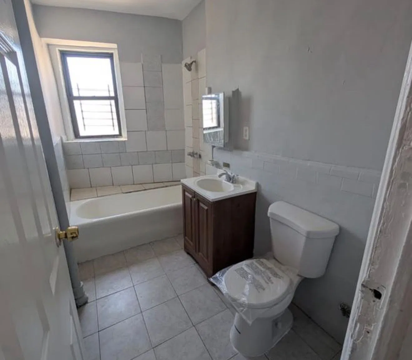 Studio, $1,350 — Photo 2