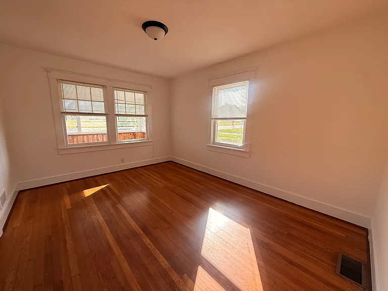 135 Hampton Hall Rd — Photo 11