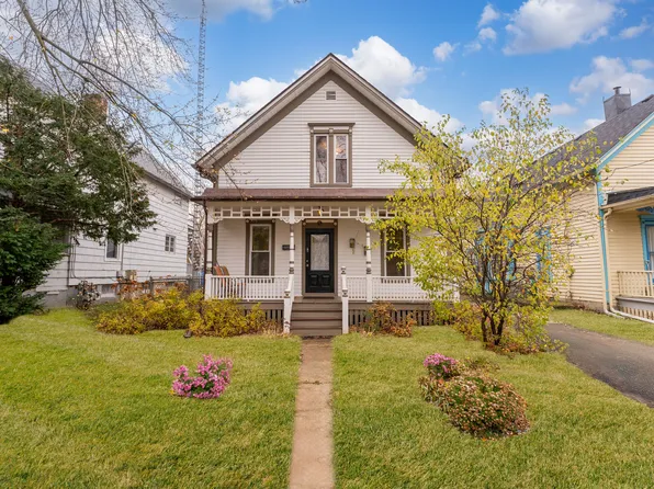 618 Saint Charles St, Elgin, IL 60120