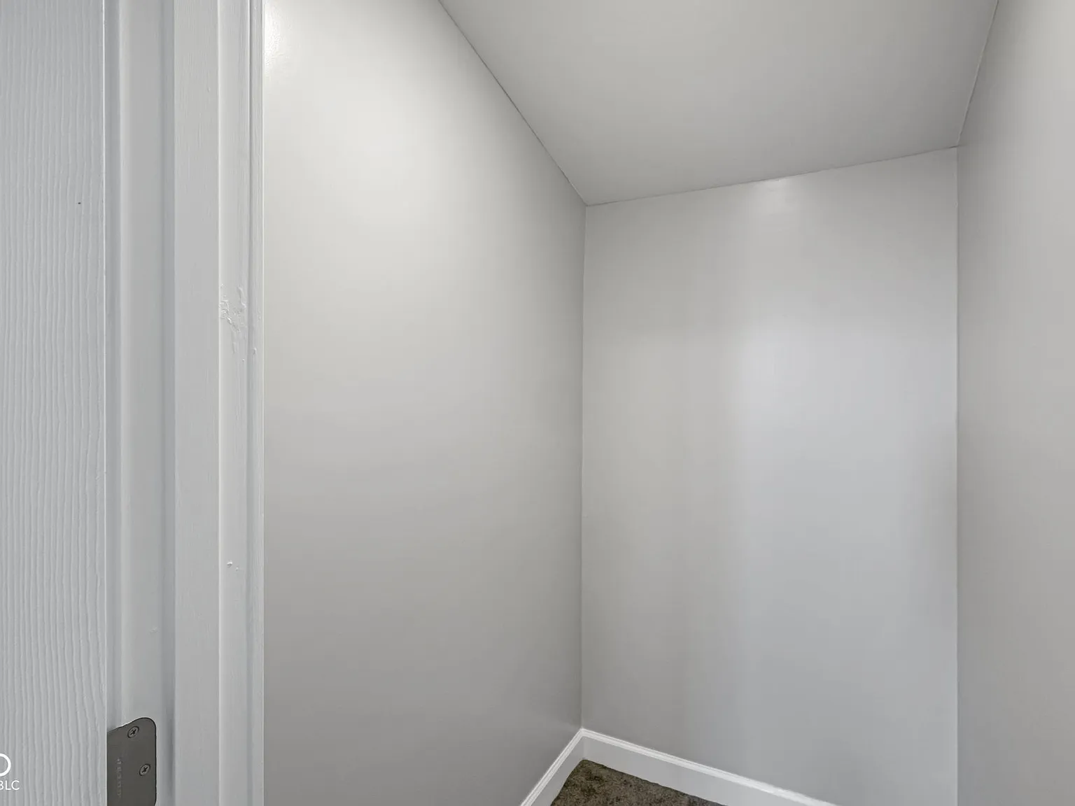 2209 Noble St — Photo 3