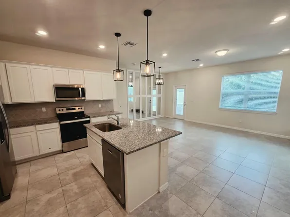 3213 Watercress Dr, Lauderdale Lakes, FL