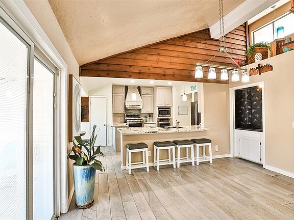5th image of 225 SE 28th St