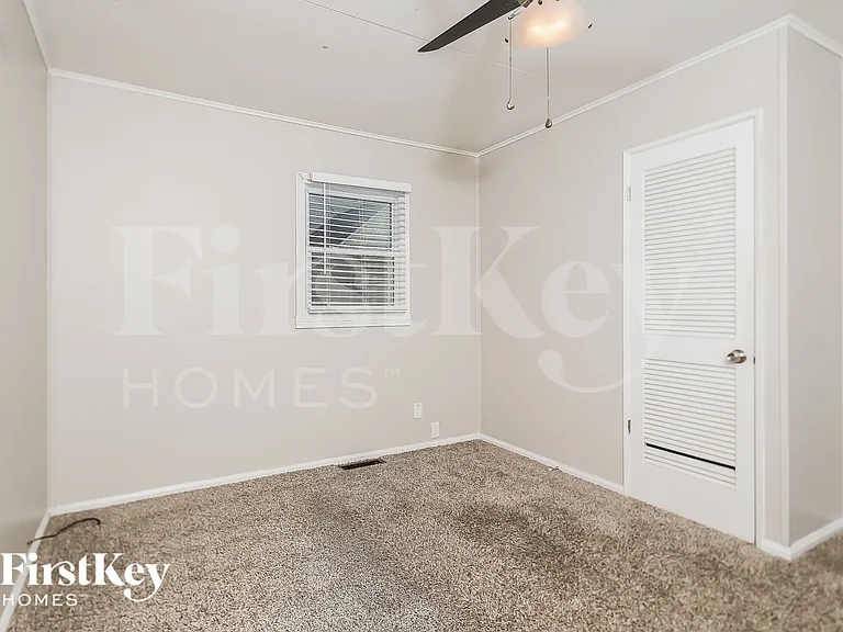 1798 Maple Ave — Photo 11