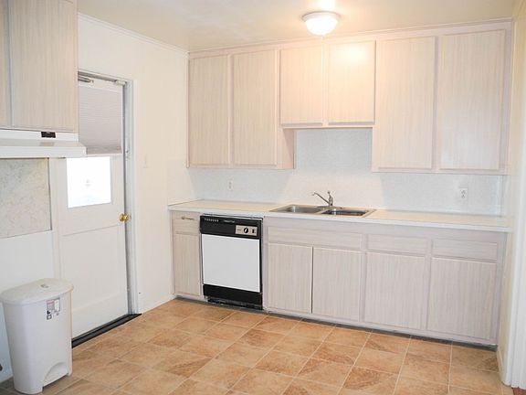 2nd image of 2249 1st St