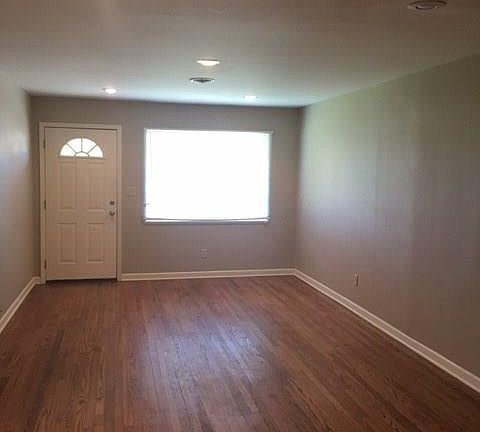 5th image of 1301 Rolling Hills Dr S