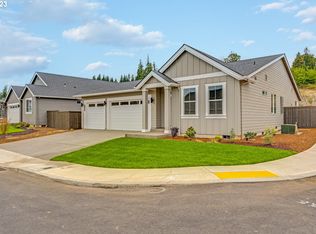 1404 NE Shell Rock Dr, Estacada, OR 97023