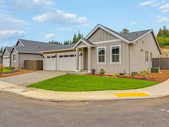 1404 NE Shell Rock Dr, Estacada, OR 97023