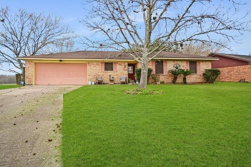 1st image of 430 Oleander St