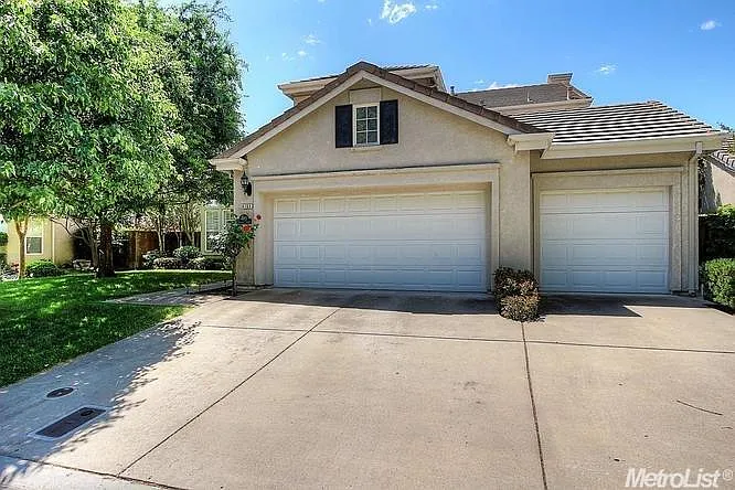 4165 Pinehurst Cir photo 1