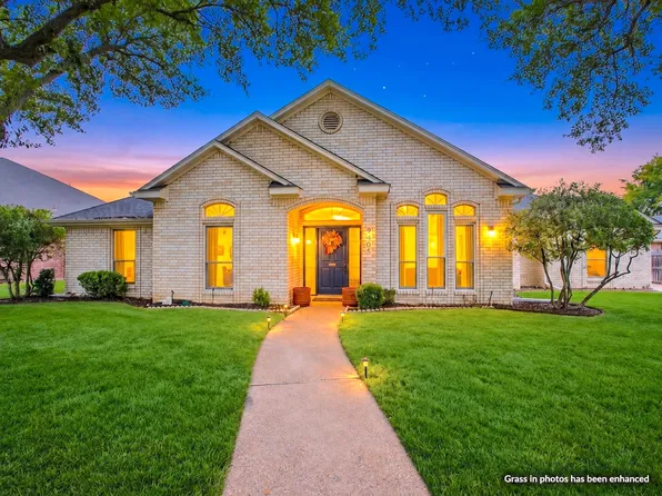 9505 Lost Trails Dr, Woodway, TX 76712