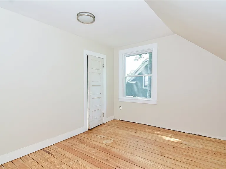 350 King St #1 — Photo 10