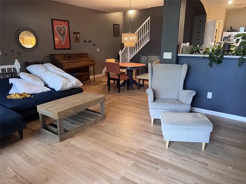 2 bed, 1301 sqft, $2,250 — Photo 4