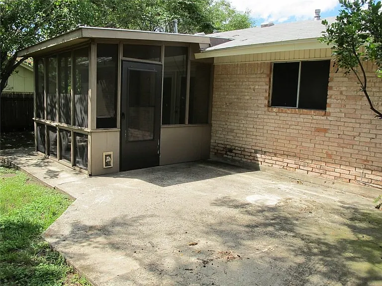 1213 S Meadows Dr — Photo 12