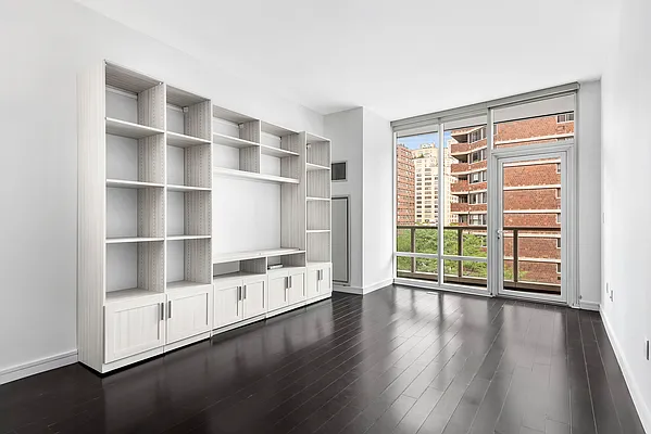 Sold by Compass | media 1