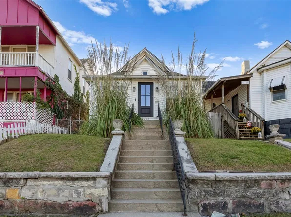 2122 Summit St, Kansas City, MO 64108